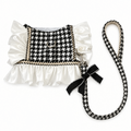 Harness with continuous leash fully in frame